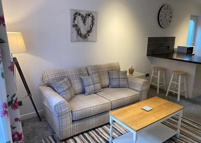 Modern 2 Bedroom Ground Floor Apartment With Parking Ripon City Centre
