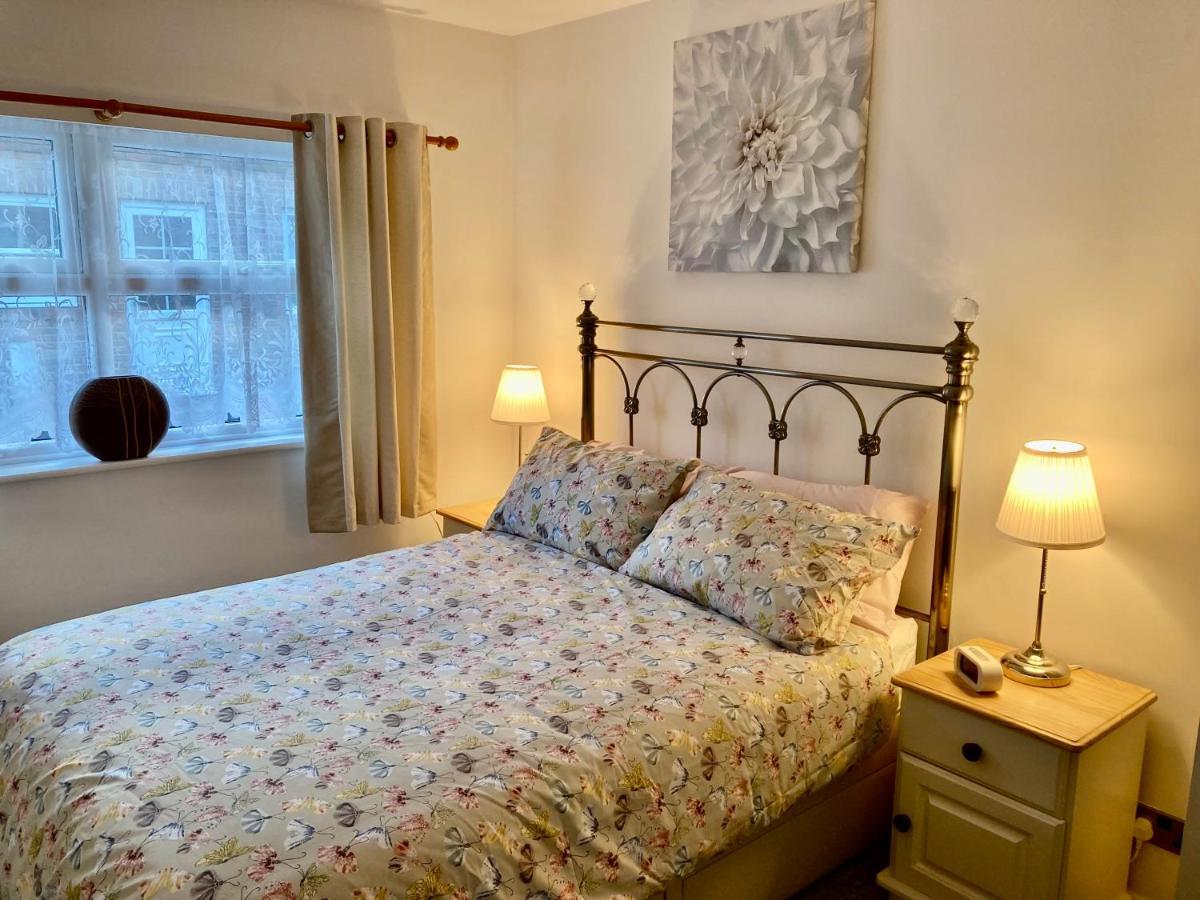 Modern 2 Bedroom Ground Floor With Parking Centre Apartment Ripon