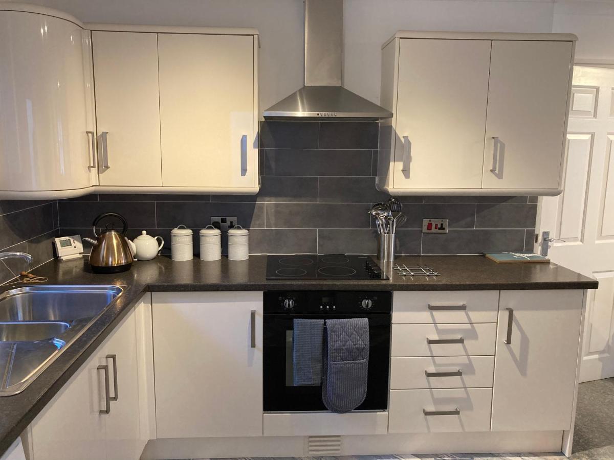 Modern 2 Bedroom Ground Floor With Parking Centre * Ripon