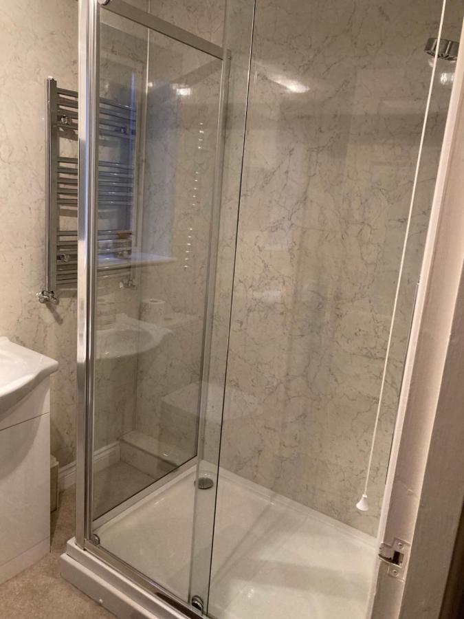 Modern 2 Bedroom Ground Floor With Parking Centre * Ripon